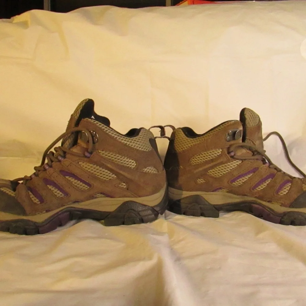 Merrell Women’s Moab series boots